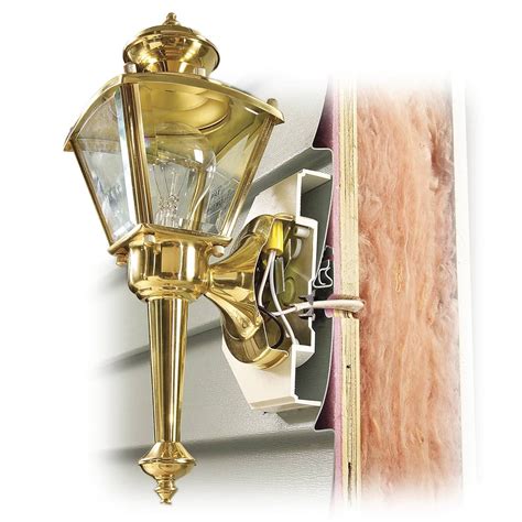 vinyl siding lamp mount